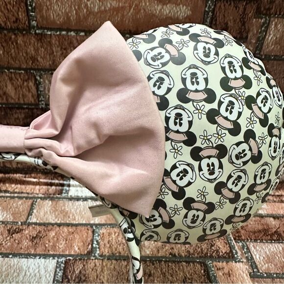 Mickey Mouse Ears Headband with Pink Bow - Picture 7 of 9